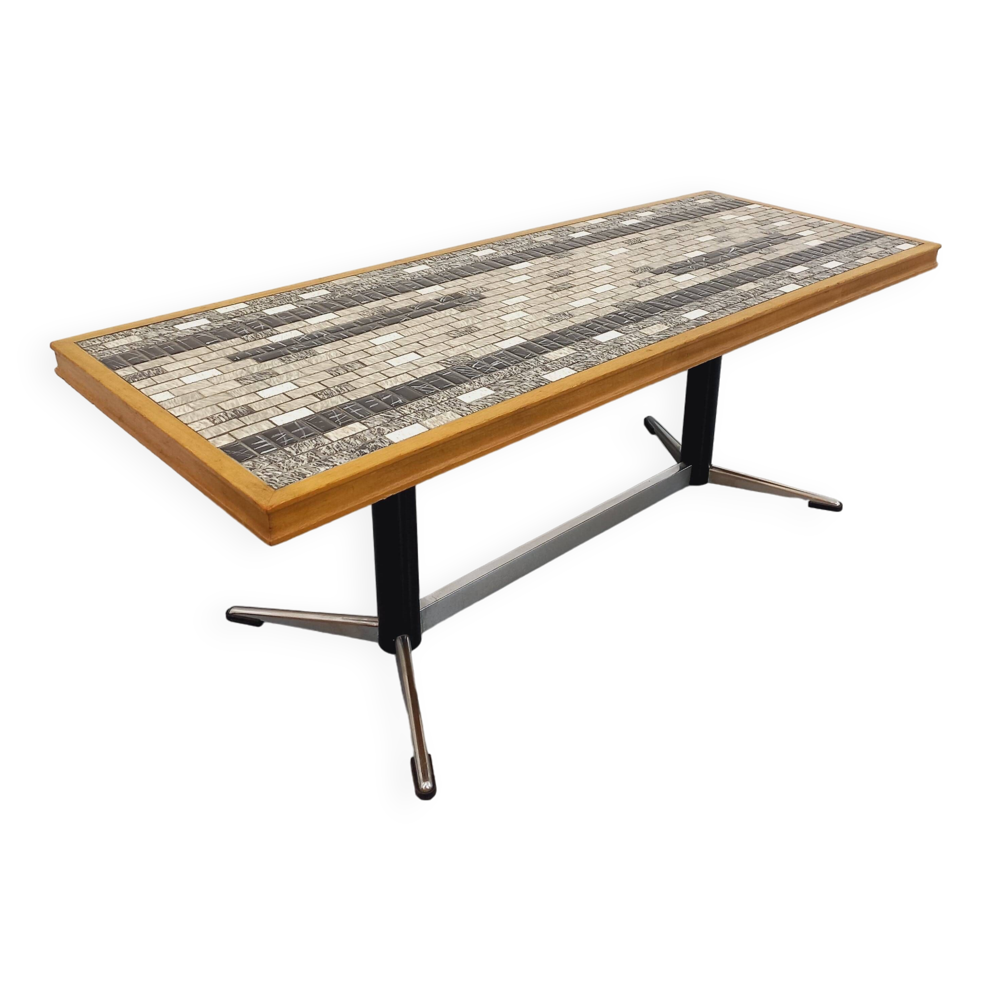 Vintage coffee table from the 60s and 70s in ceramic, wood and metal