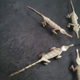 6 vintage knife rests, brass crocodiles, in excellent condition.