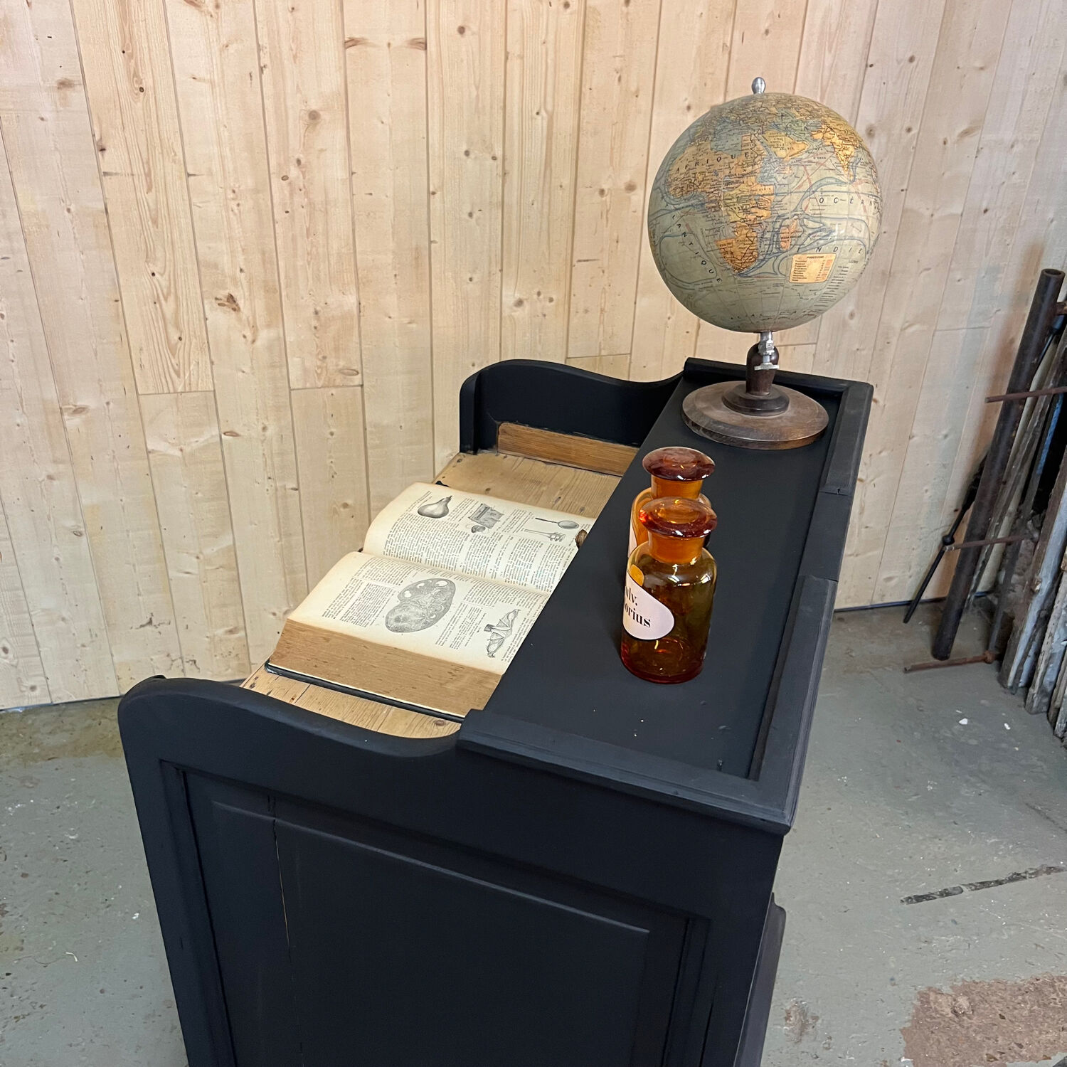 Store checkout counter