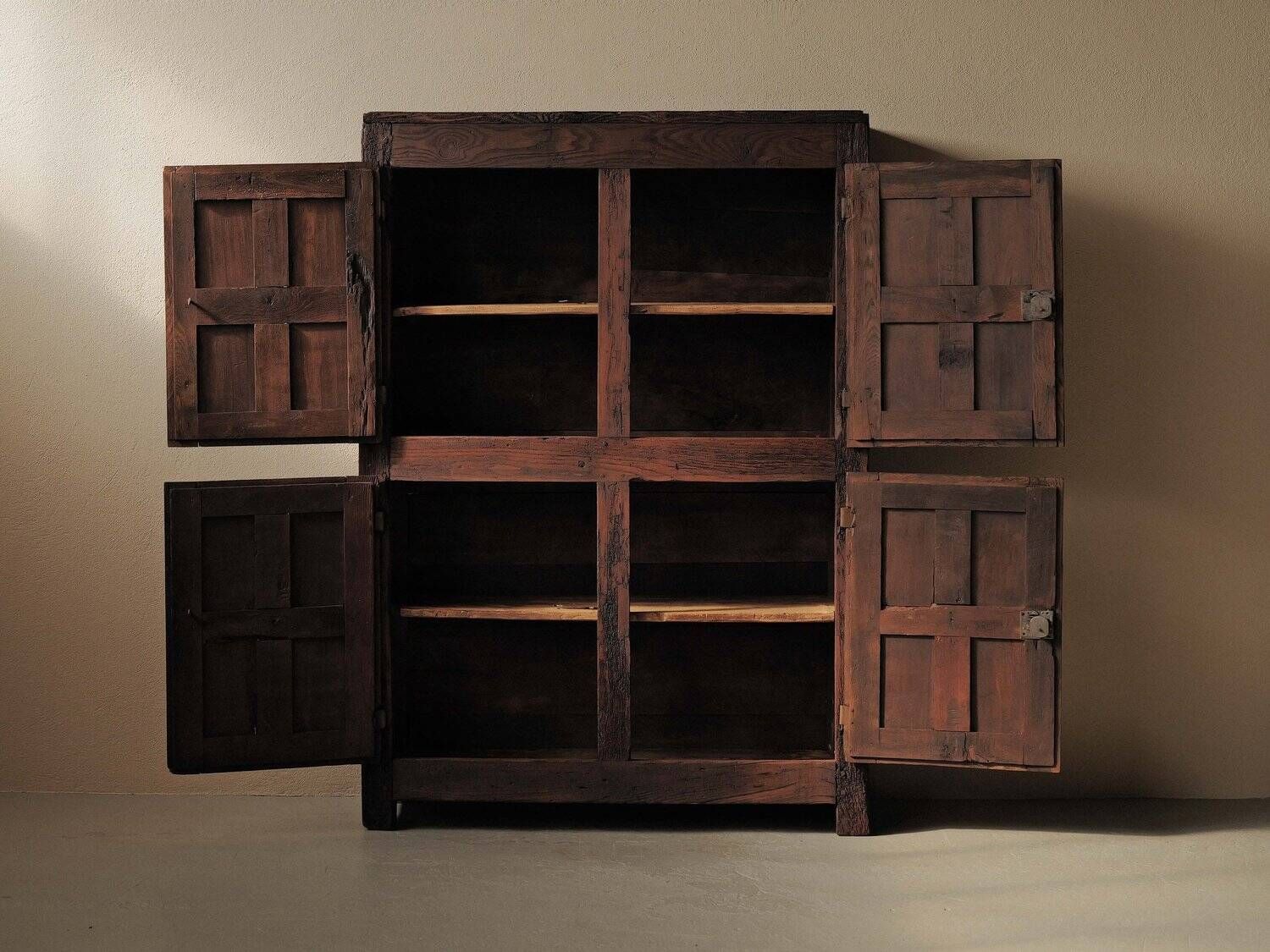 Four-door solid wood furniture, 18th century
