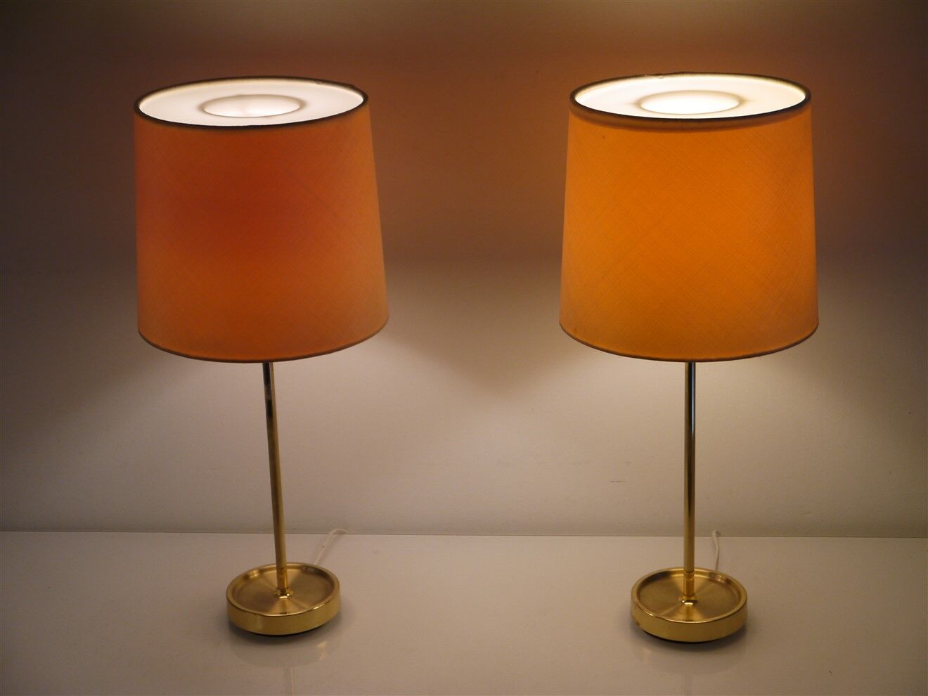 Paire de lampes scandinaves en laiton 1970