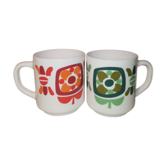 Two vintage mugs 70 years