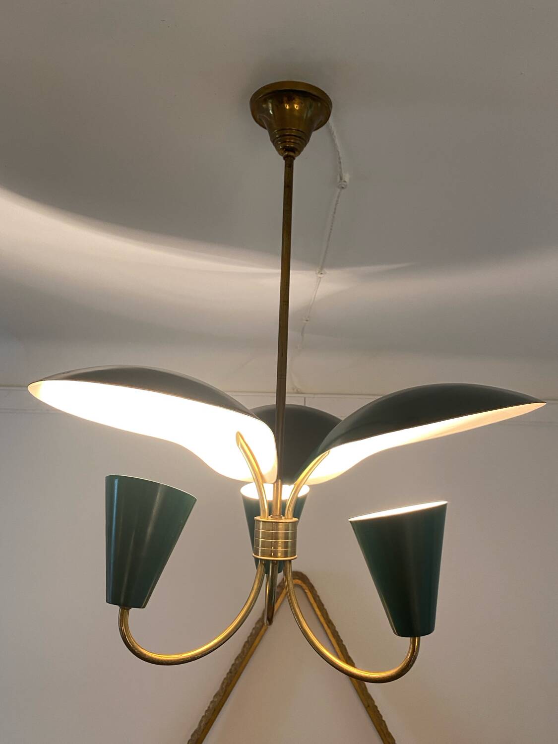 Vintage 3-light chandelier in gilded brass and metal from the 50s