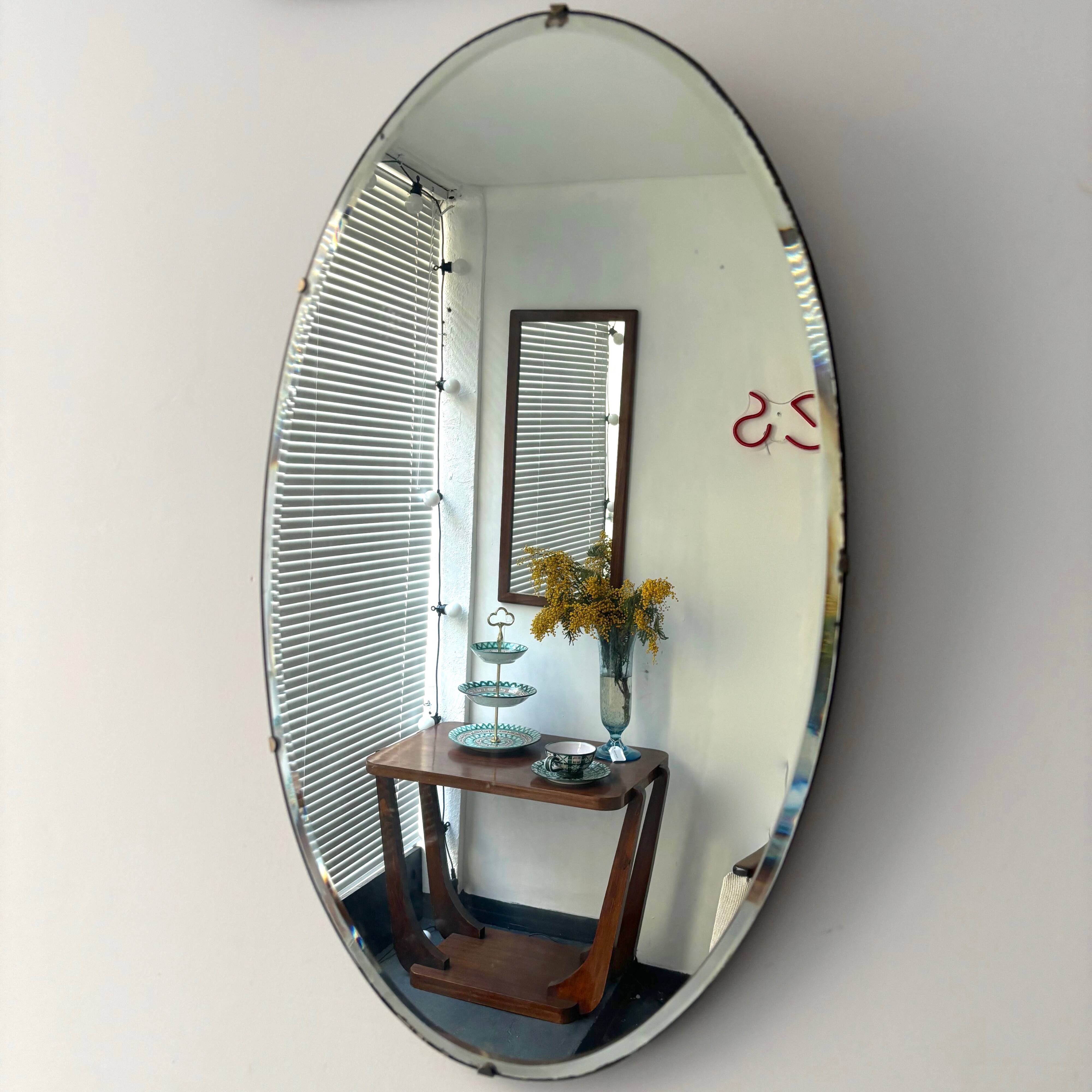 Oval beveled mirror