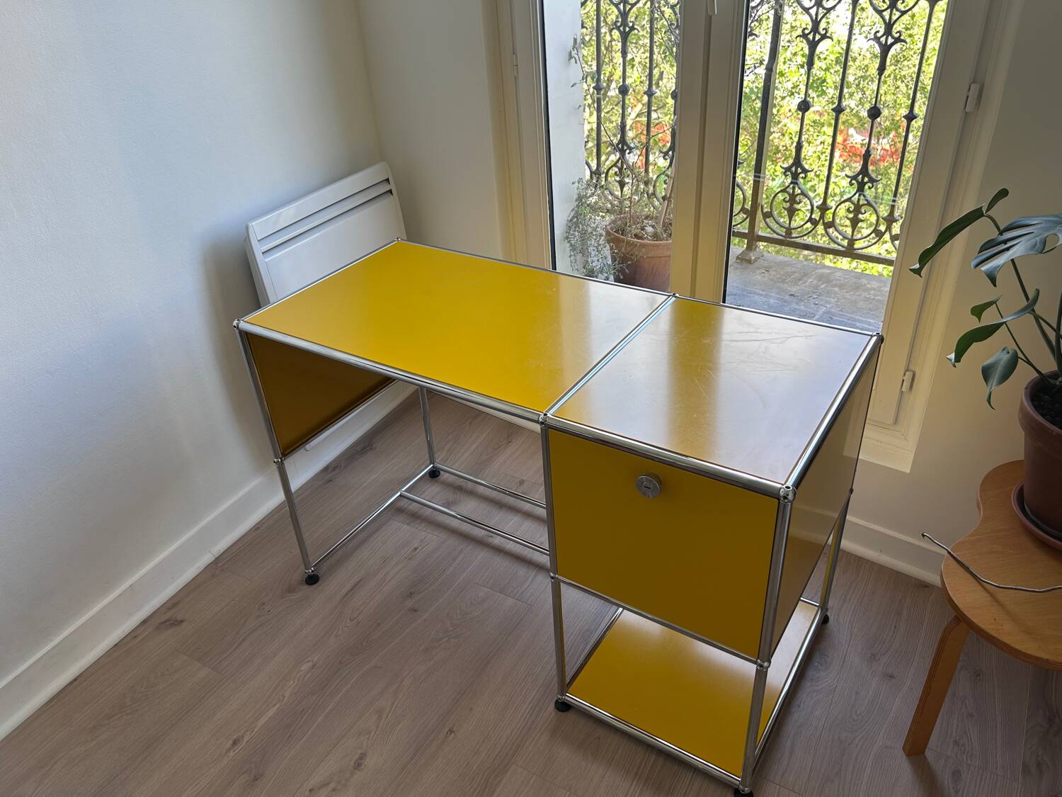 Bureau USM jaune