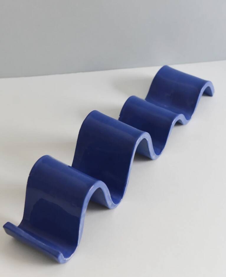 Cobalt blue wave pocket emptier