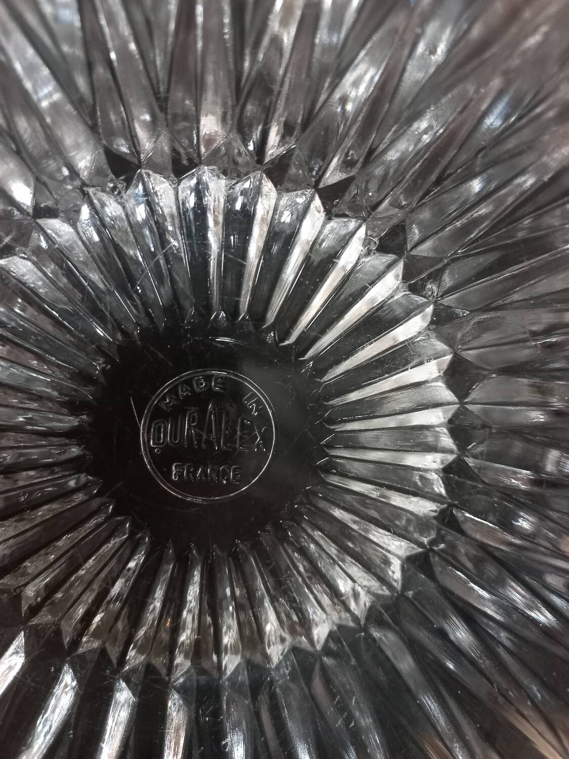 Service 3 salad bowls and Duralex cups