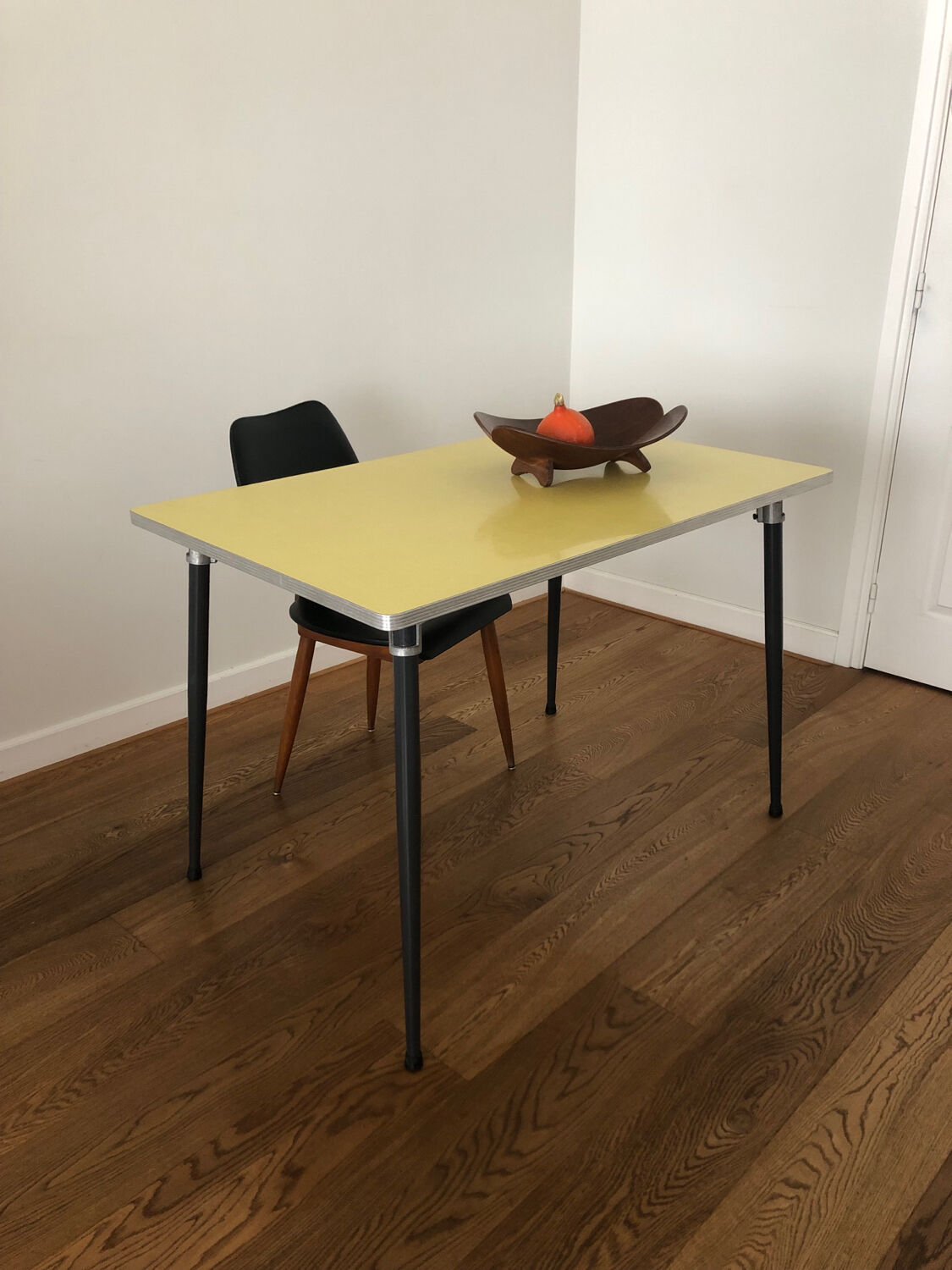 Mullca table