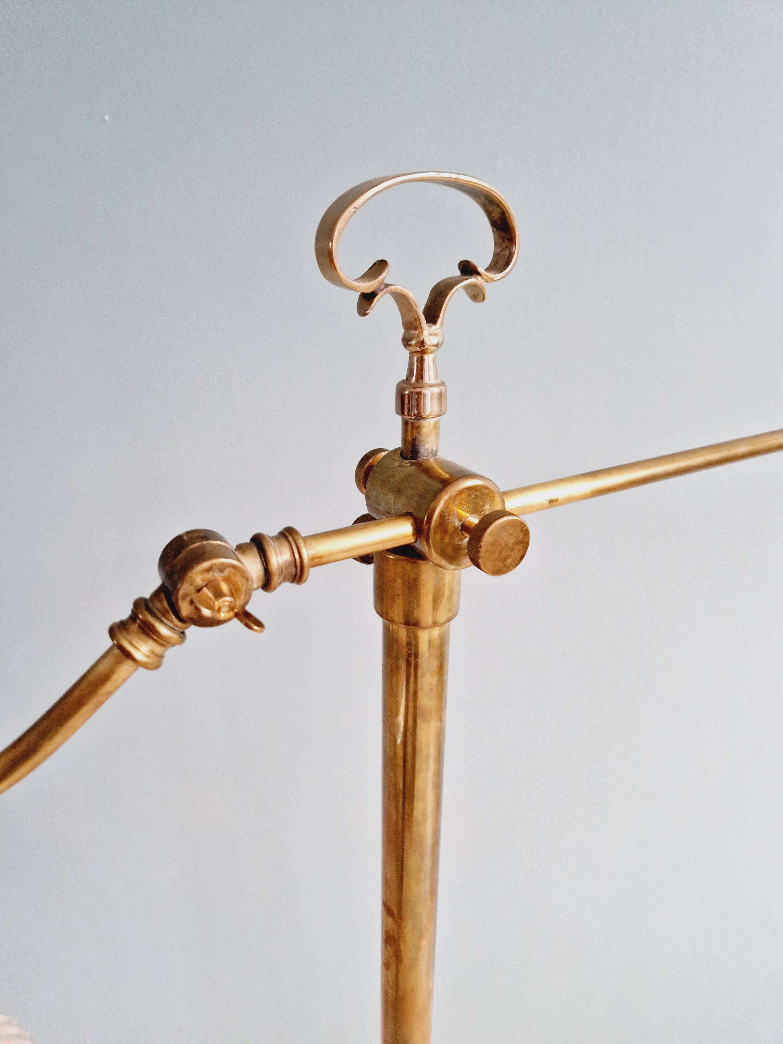 Brass and grooved glass floor lamp in Art Deco style