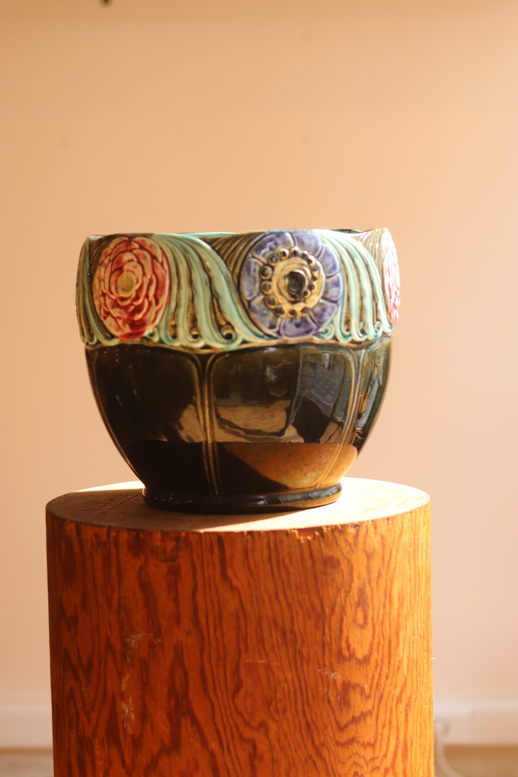Large Art Deco cachepot in glazed earthenware, Orchies (Moulin des Loups), circa 1925.