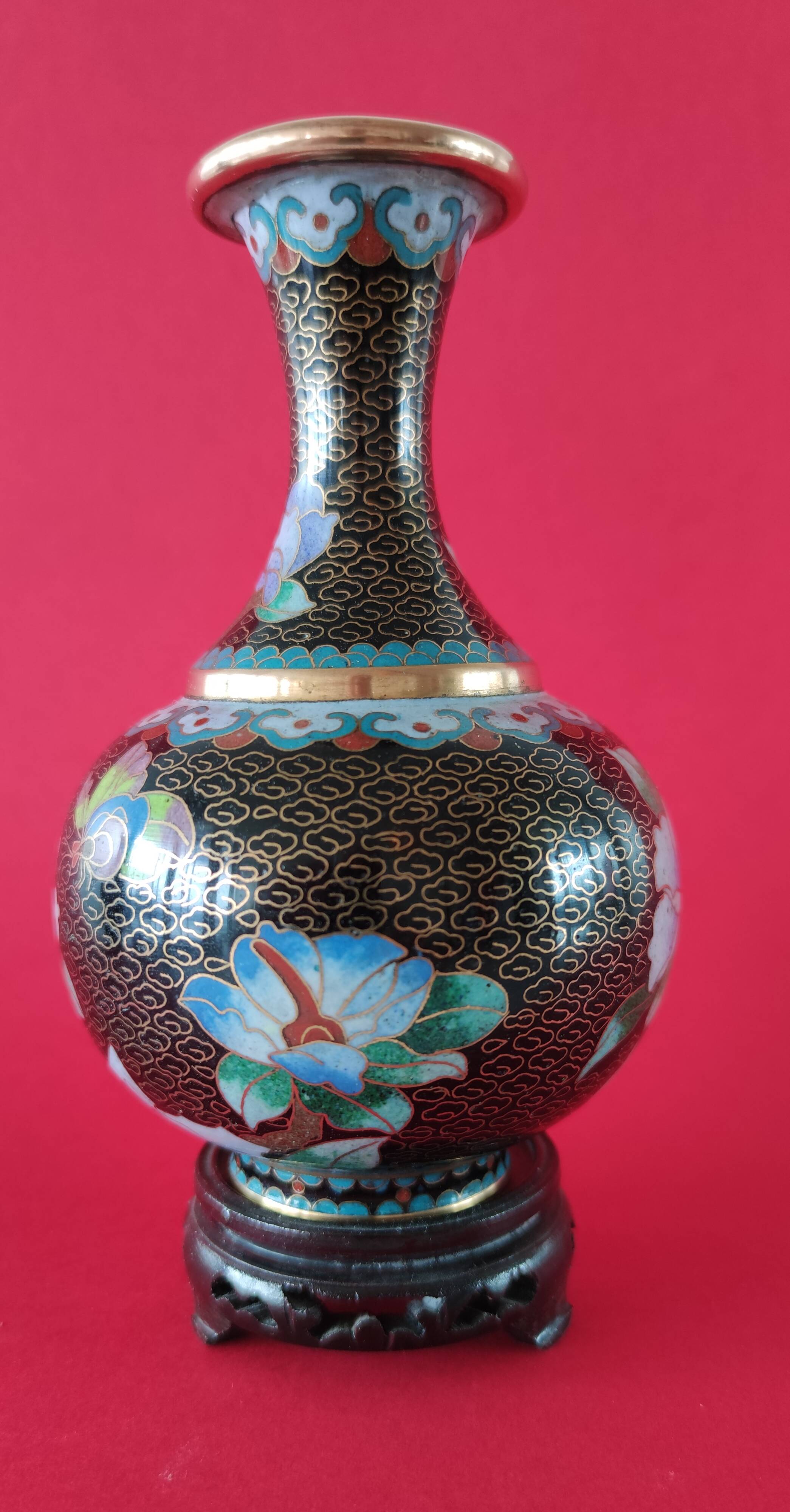 Pair of vintage cloisonné enamel vases from the 20th century H19 cm