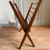 Foldable Scandinavian magazine holder