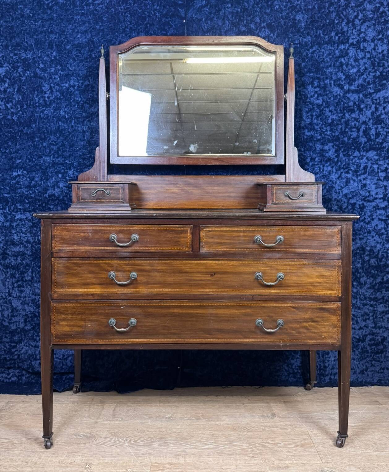 Superb English mahogany psyche chest of drawers circa 1880