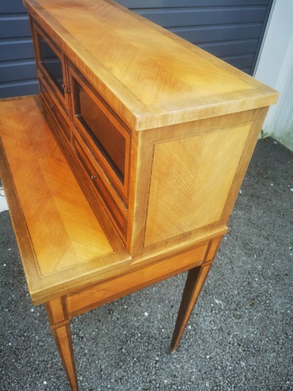 Bureau bonheur du jour style Louis XVI