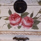 Jewelry box in painted wood patinated pink decoration, with 2 compartments