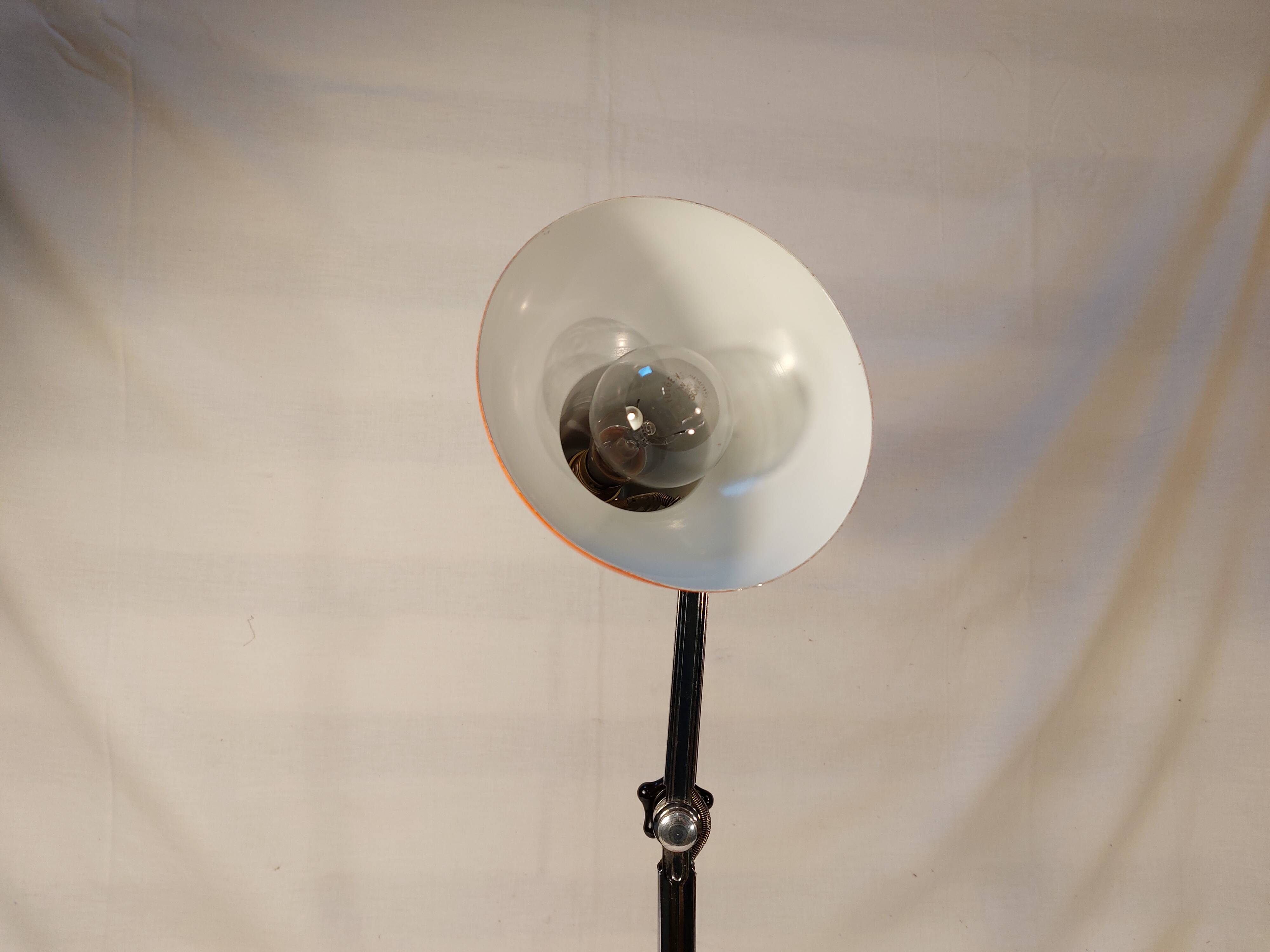 Vintage red articulated desk lamp - 70s/80s.