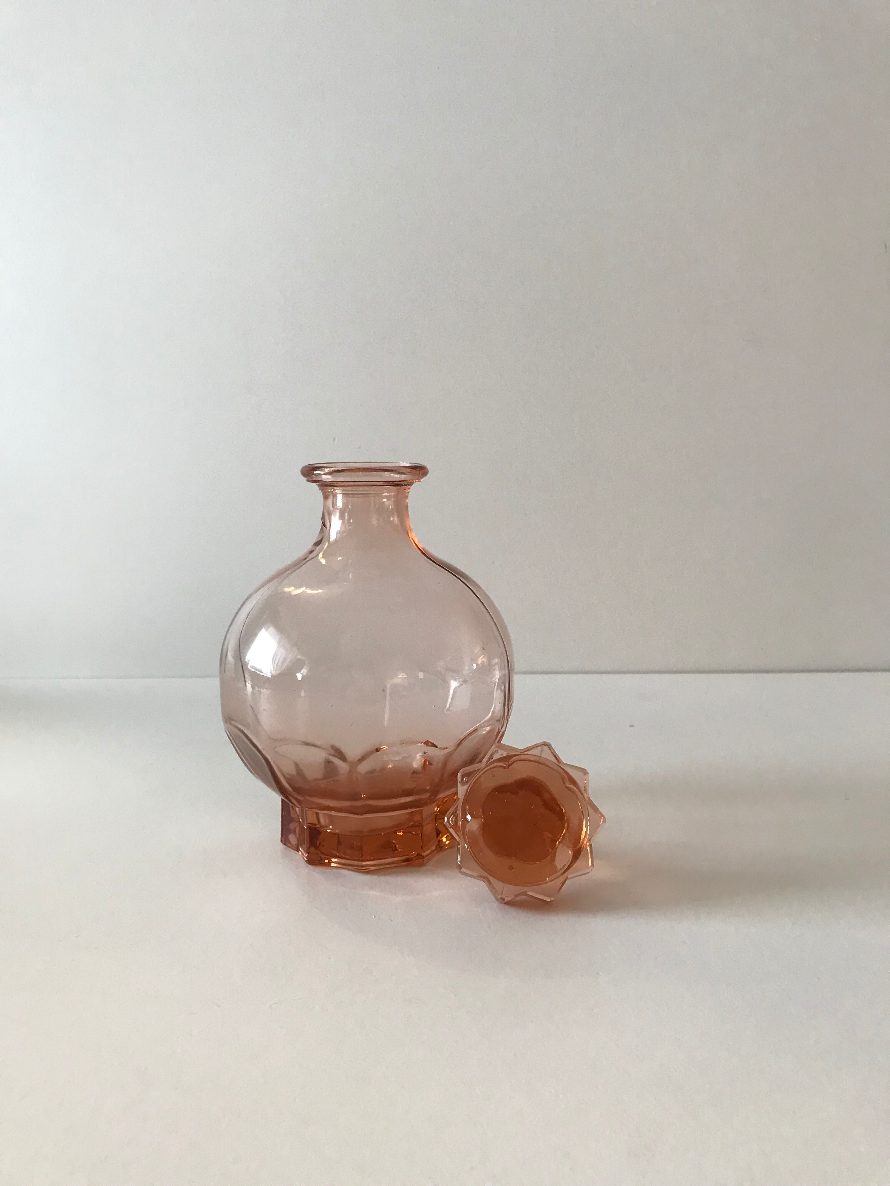 Glass carafe pink
