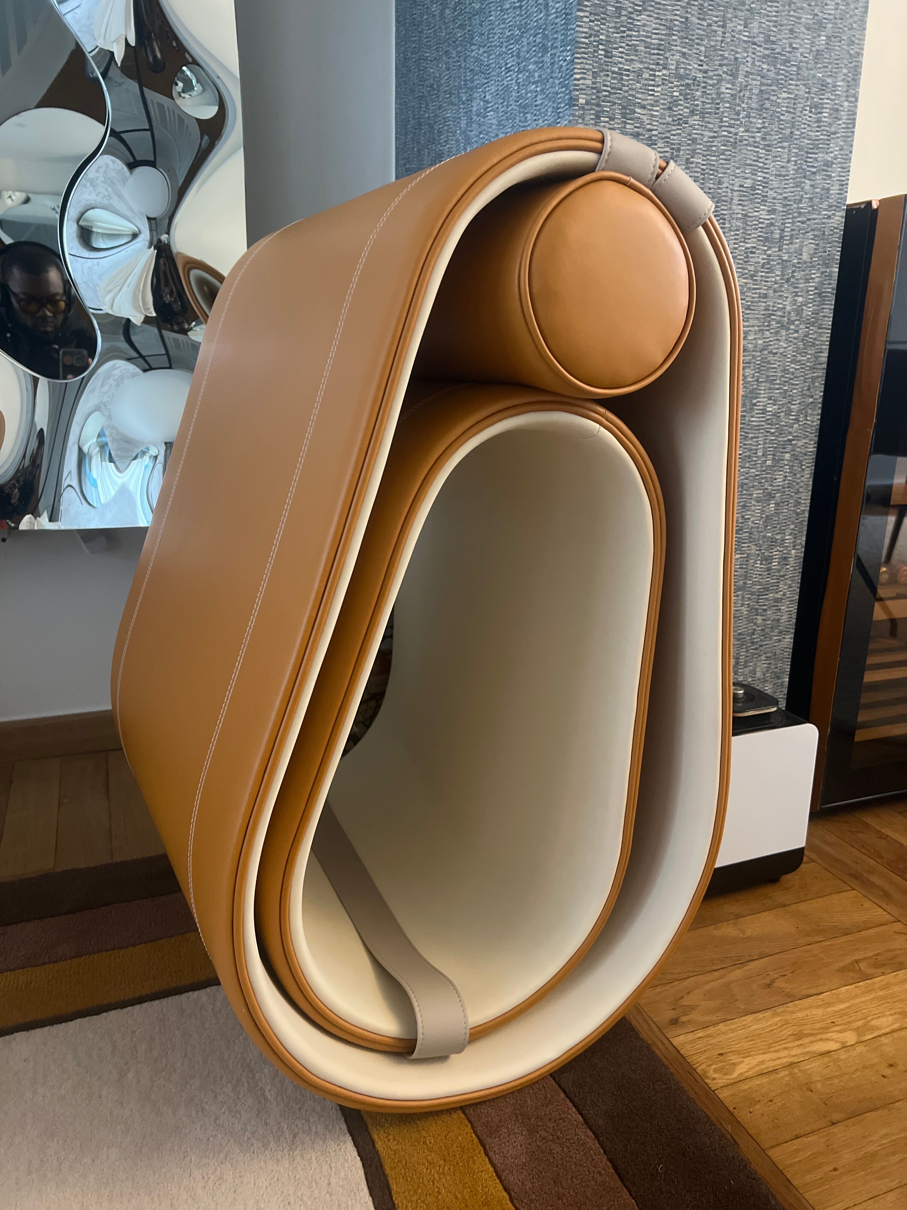 Luxury saddle leather lounge chair