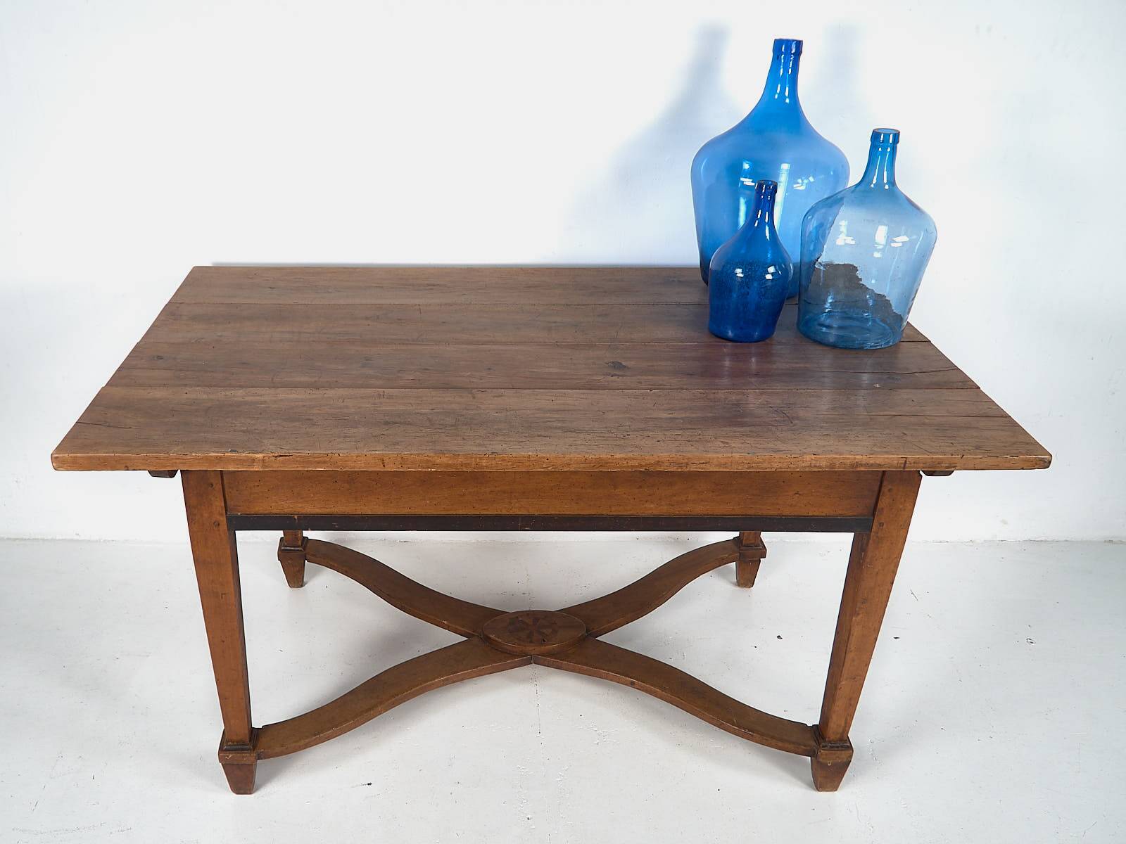 Vintage solid wood dining table (France, circa 1940)