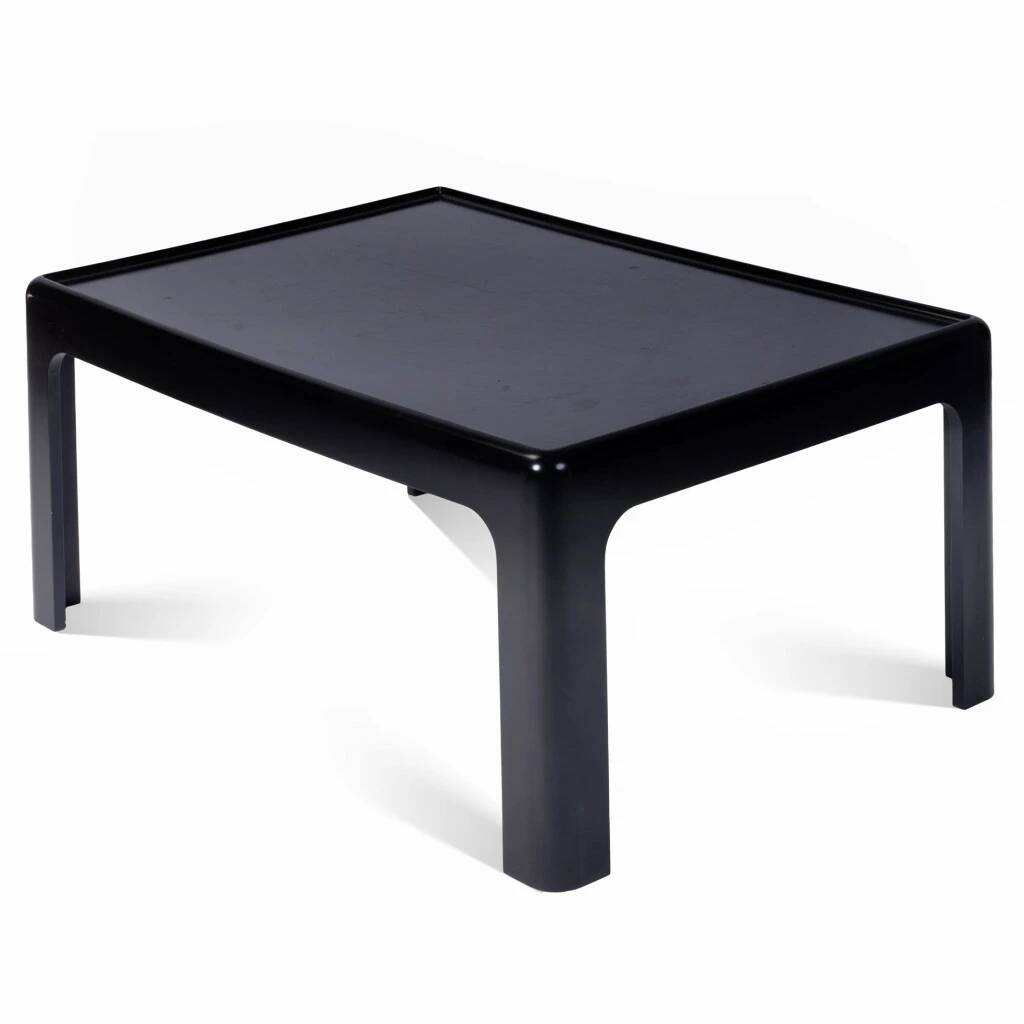 Model 08/21 coffee table by Peter Ghyczy for the Horn Collection