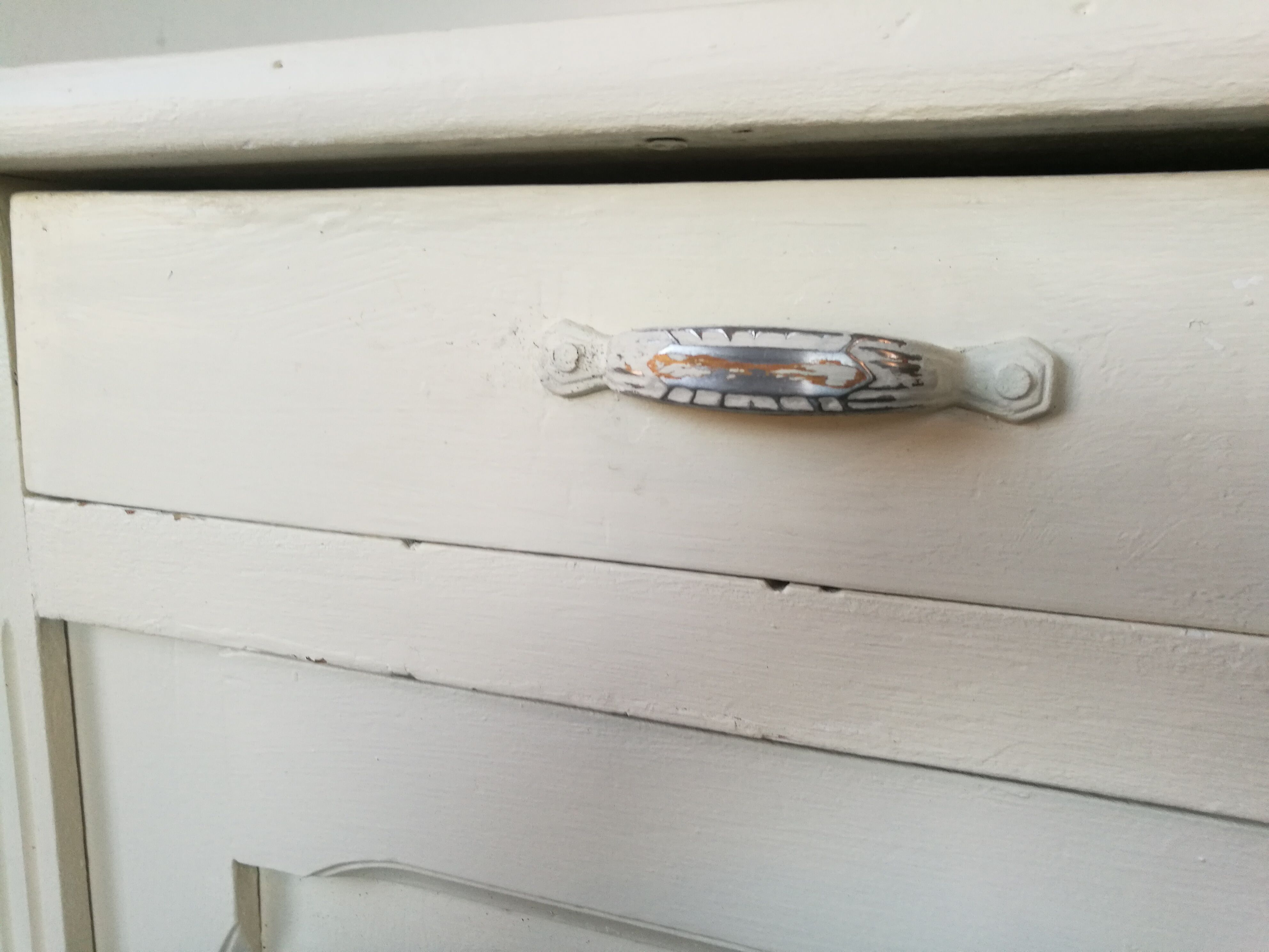 White parisian buffet