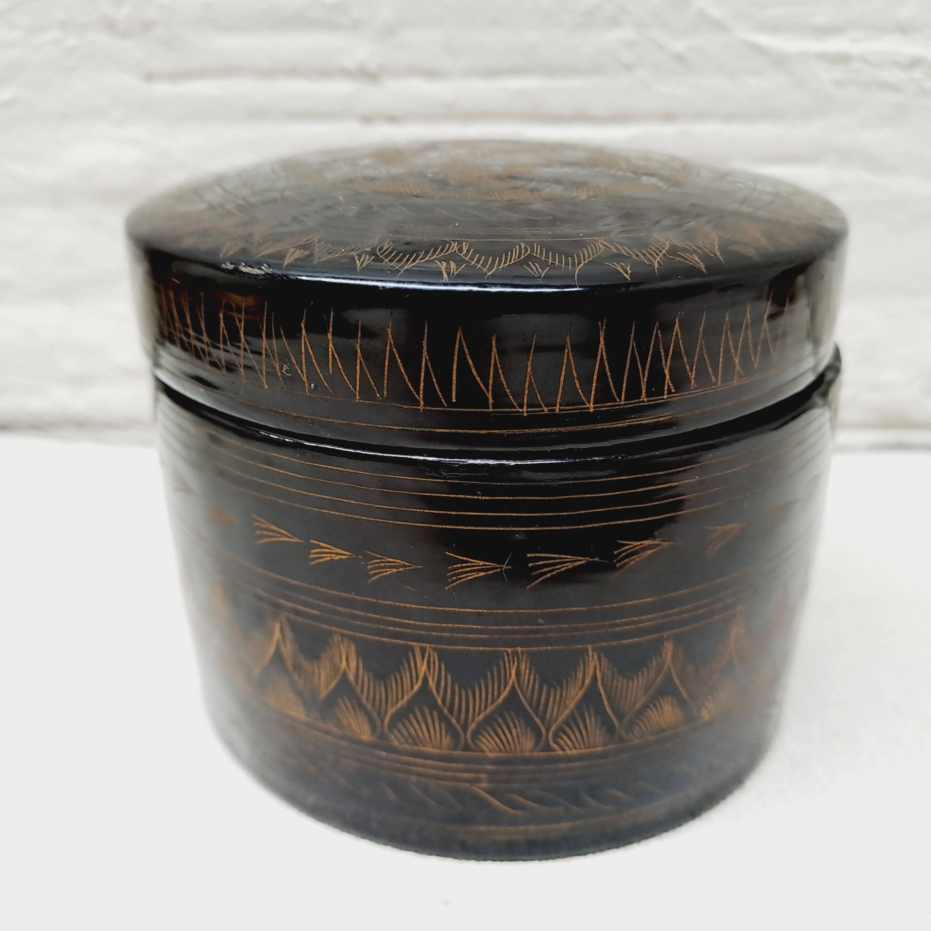 Lacquered wood jewelry box