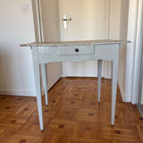 Gray farmhouse table with 1 drawer