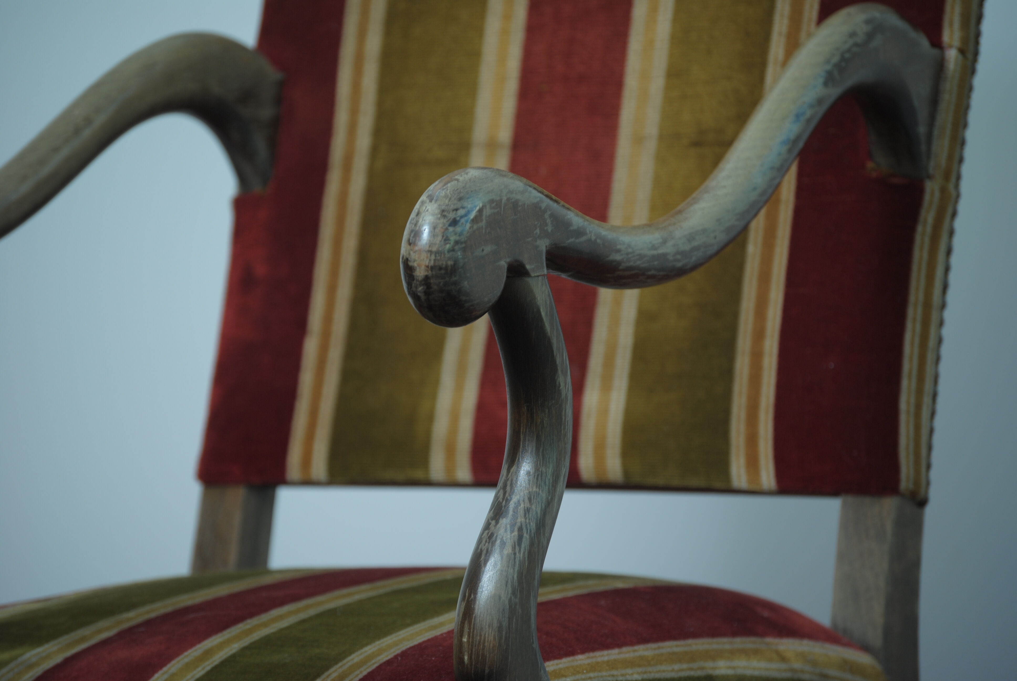 Louis XIII walnut sheep bone style chair