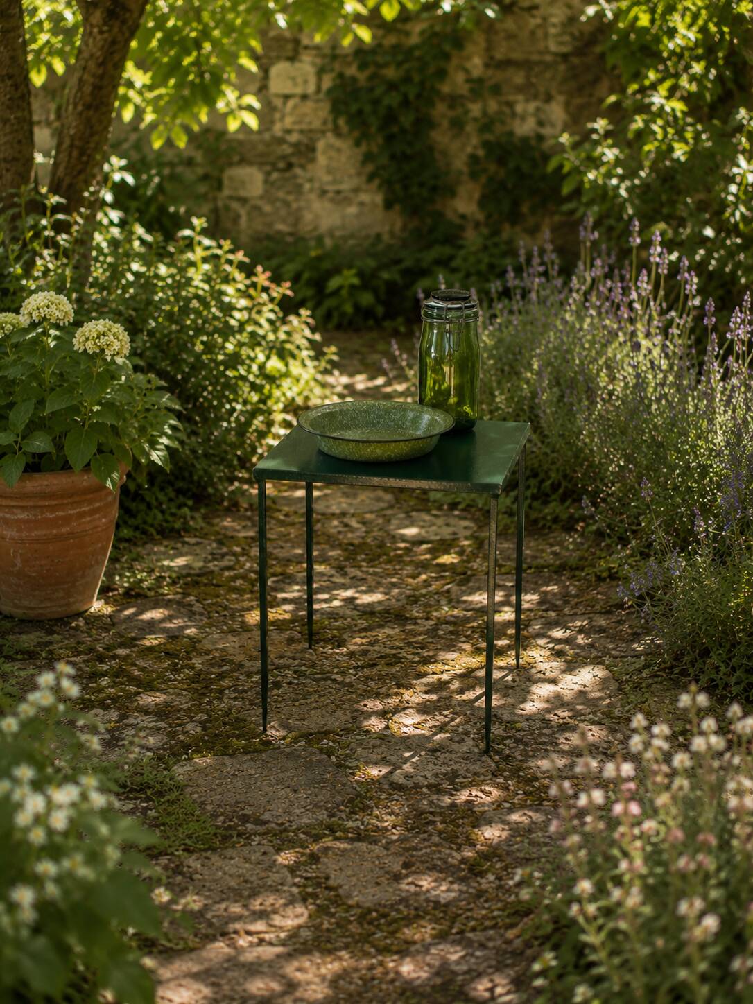 Petite table pour le salon ou le jardin