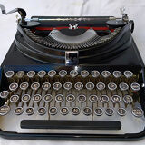Olivetti portable typewriter model "Ico" 30s