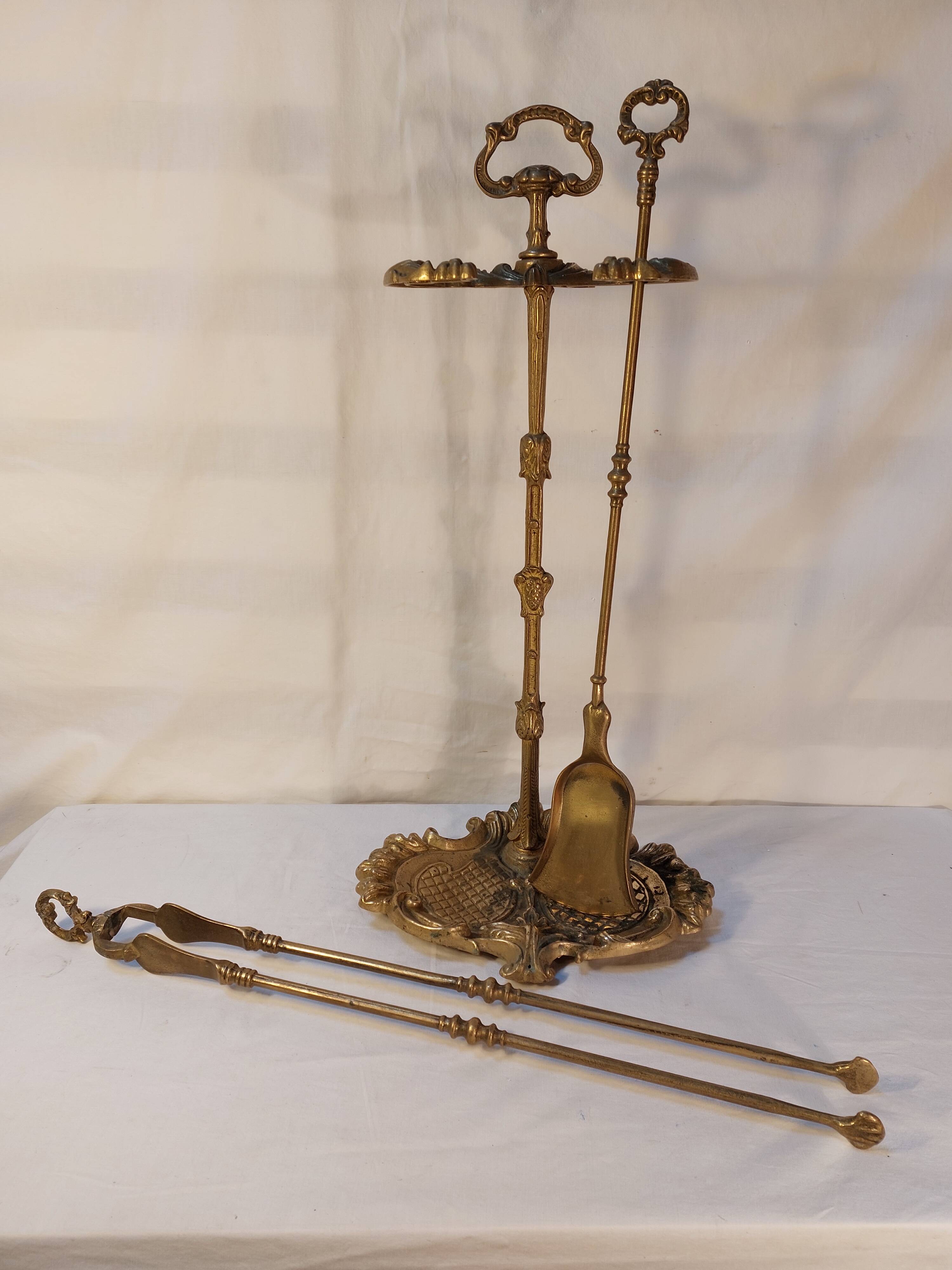 Gilded brass fireplace servant 2 elements