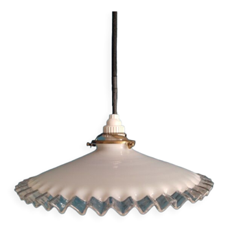 Tulip suspension in opaline transparent serrated edge Dp 012362