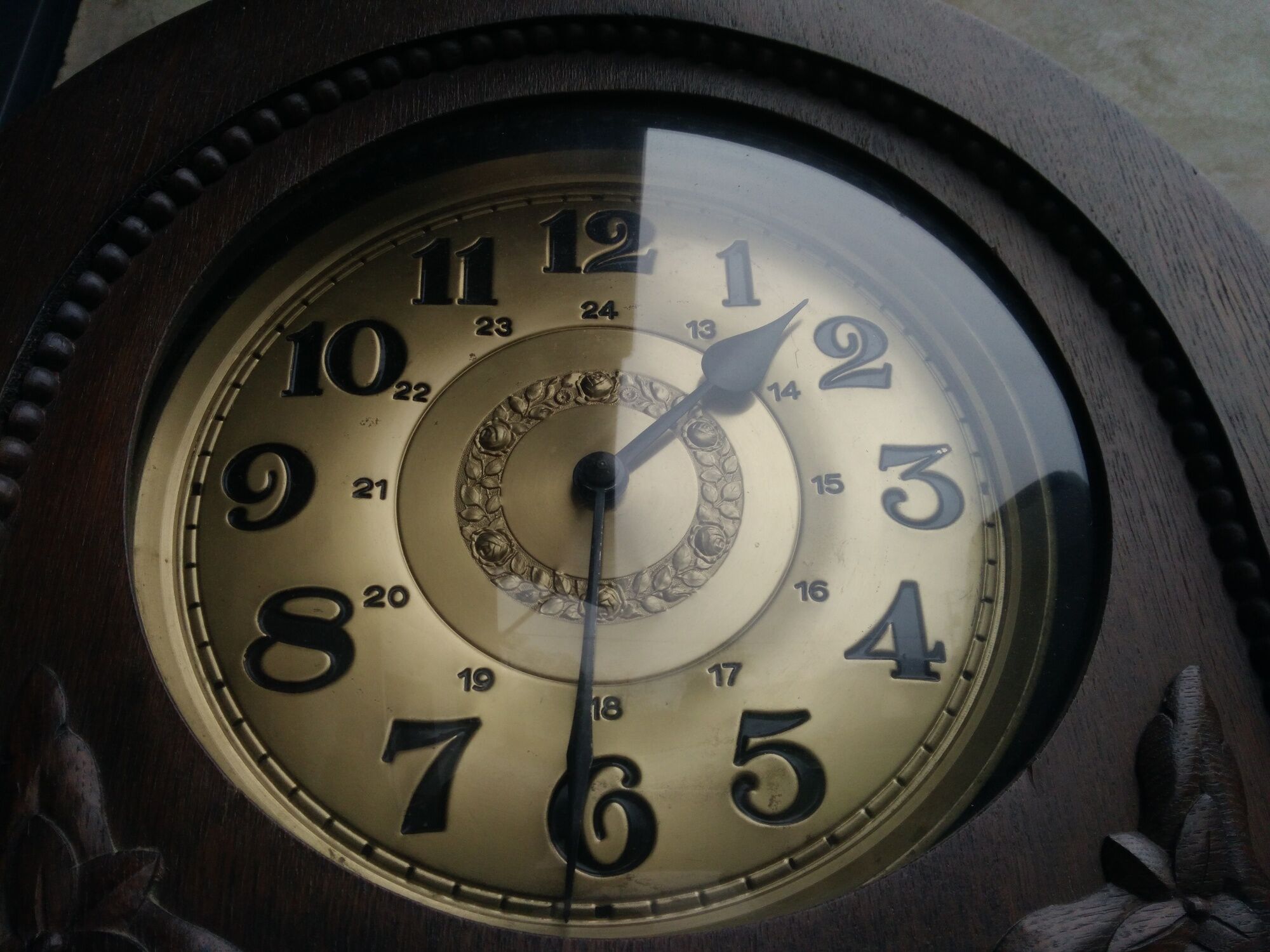 Horloge De Cheminée En Étain Vieilli - Style Rétro Et Élégant Avec Finition Dorée - Décoration Maison Chic
