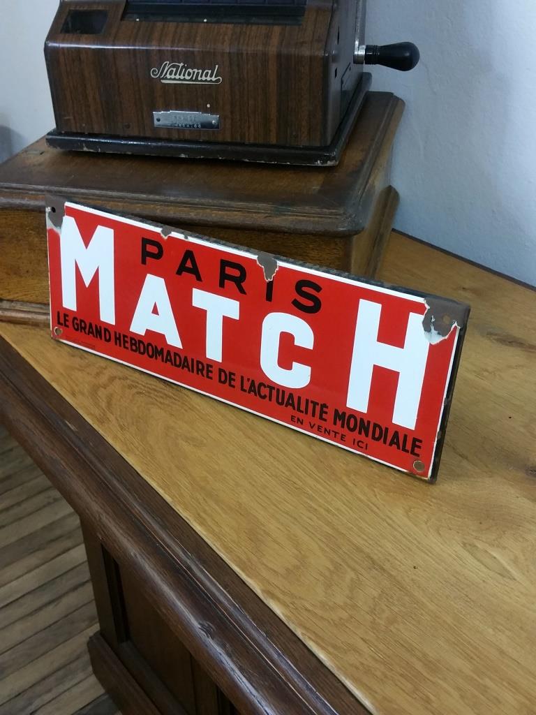 Enamelled plate "Paris Match"