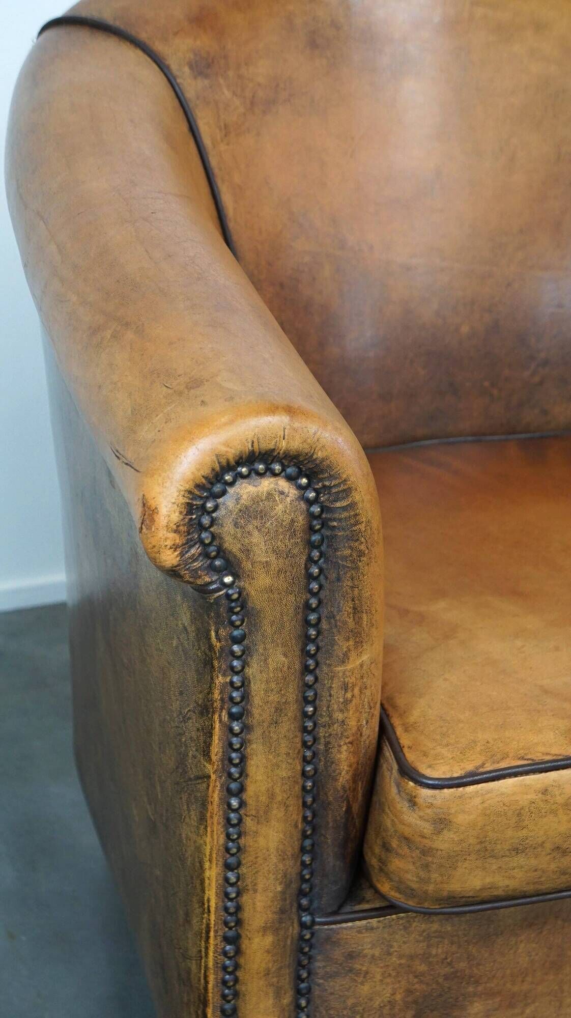 Set of 2 stylish yet beautiful and comfortable sheepskin club armchairs