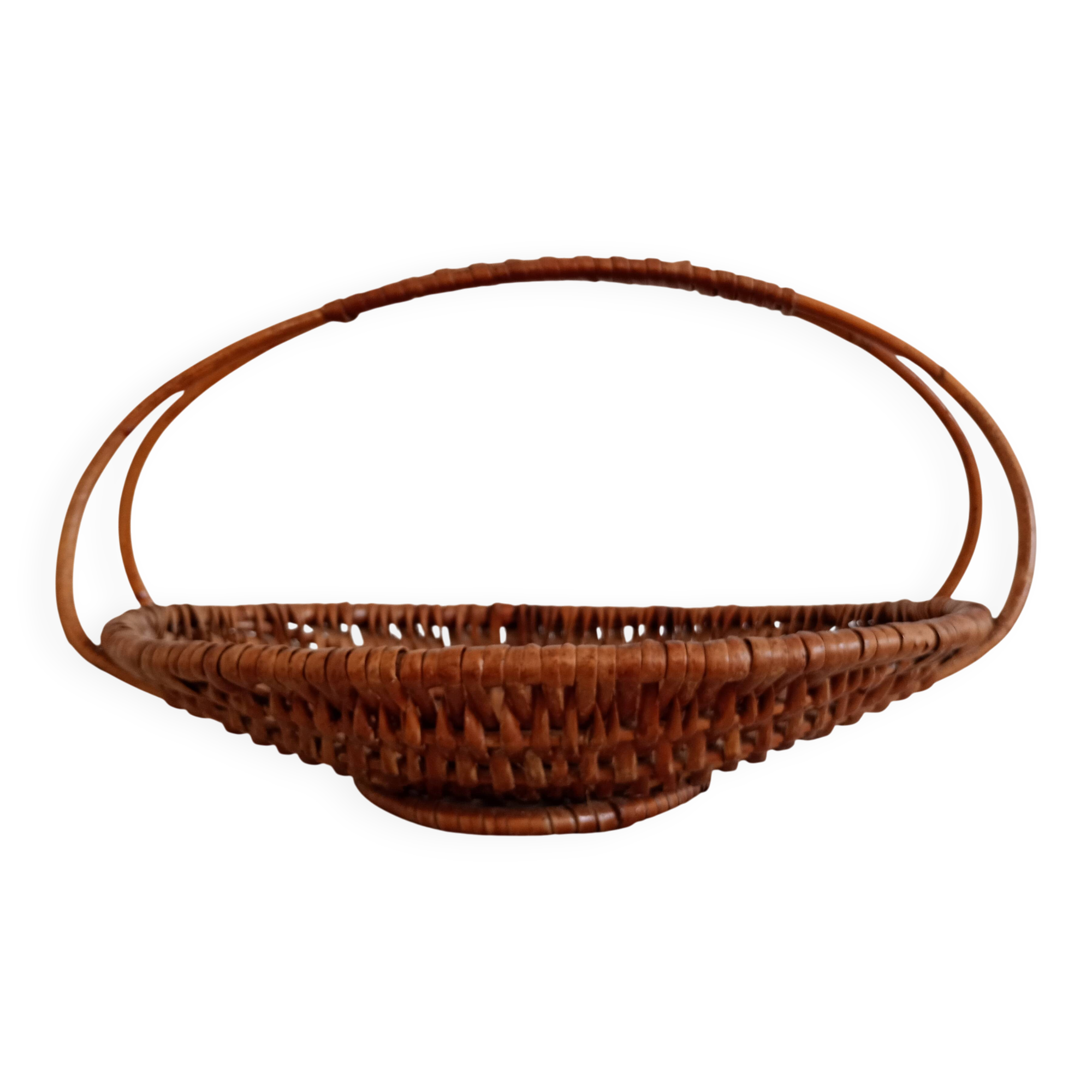 Panier plat en osier tressé