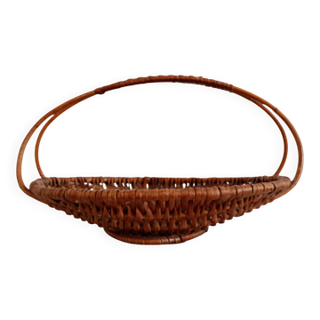 Panier plat en osier tressé