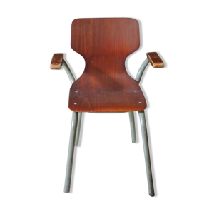 Chaise en bois de Pagholz avec accoudoir