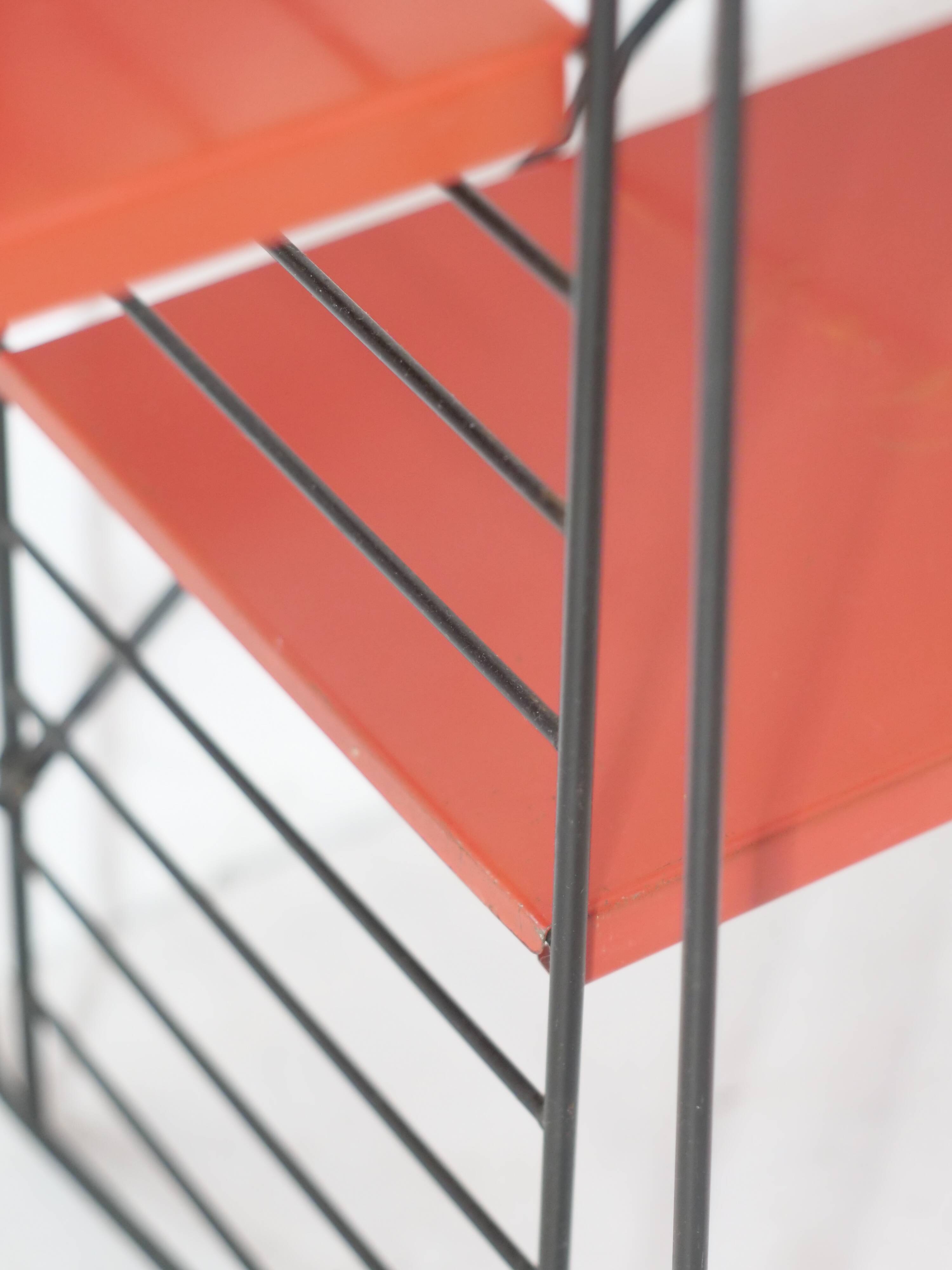 Tomado shelf in coloured metal floor shelves from 1958.