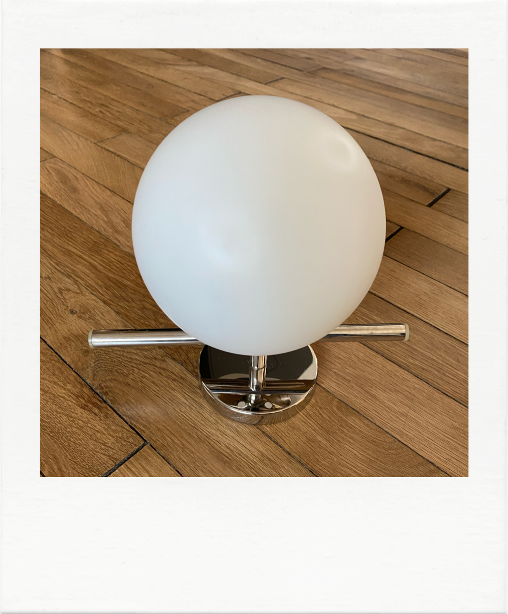 Applique chrome et opaline, années 70
