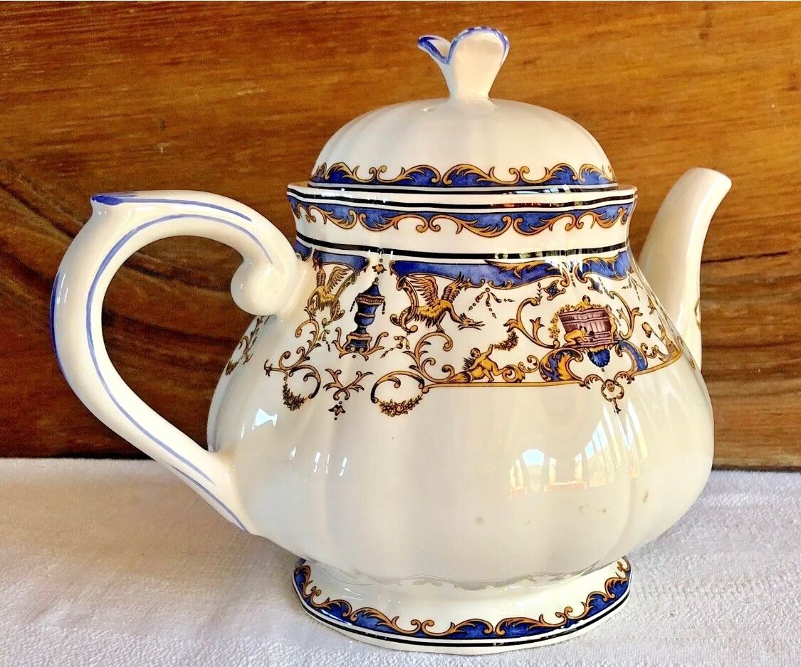 Gien teapot model children at the Dionysus press