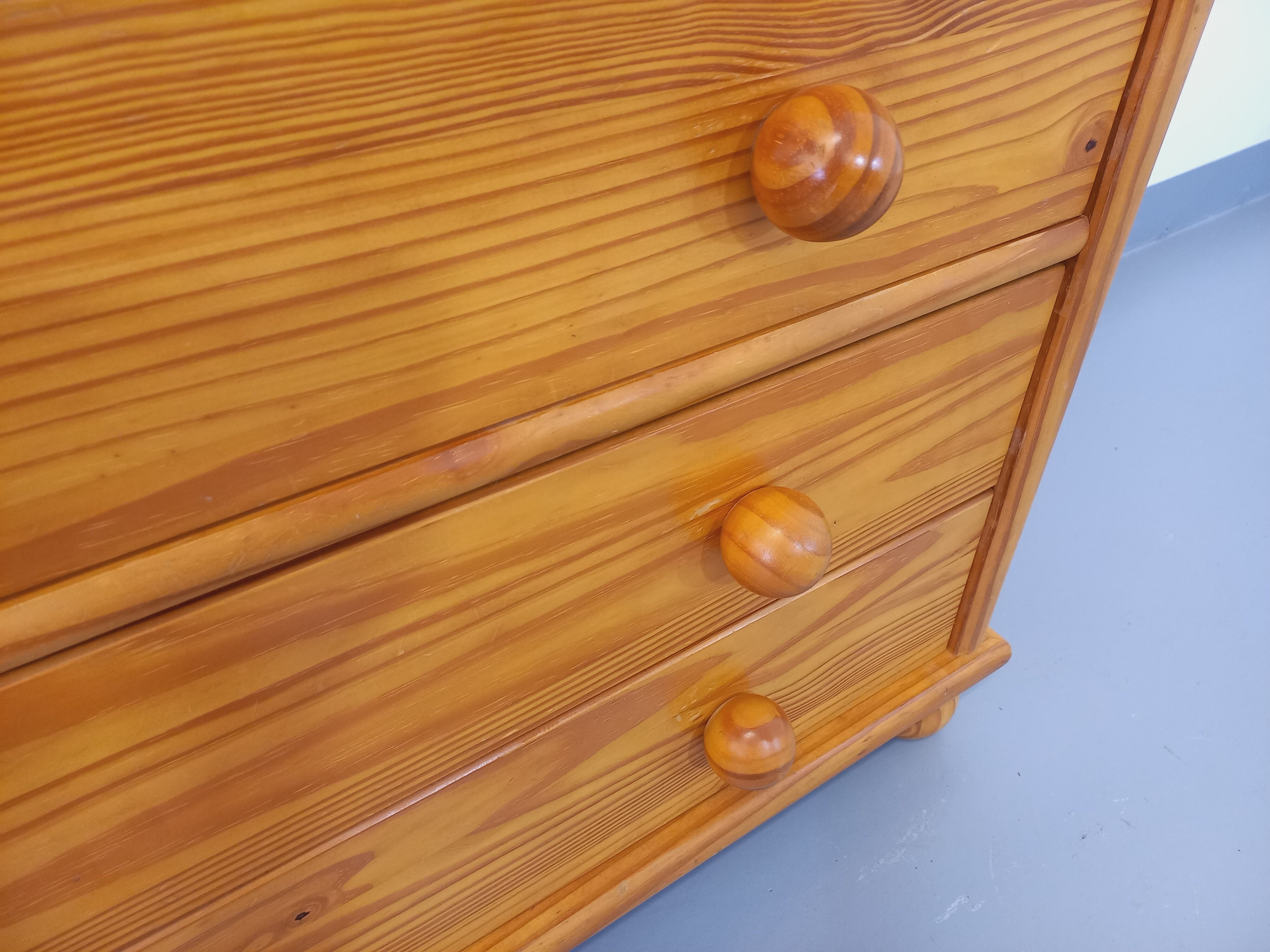 Commode en pin vintage des années 70