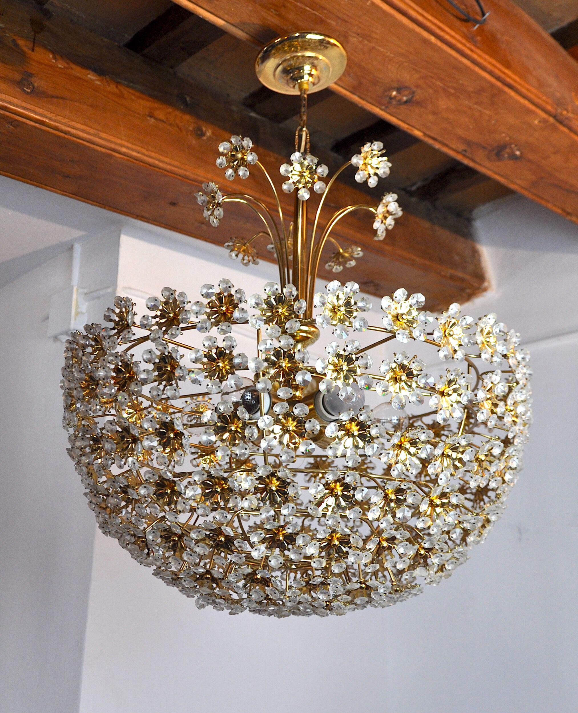 Floral chandelier in crystals cut by Bakalowits and Söhne, Austria, 1970