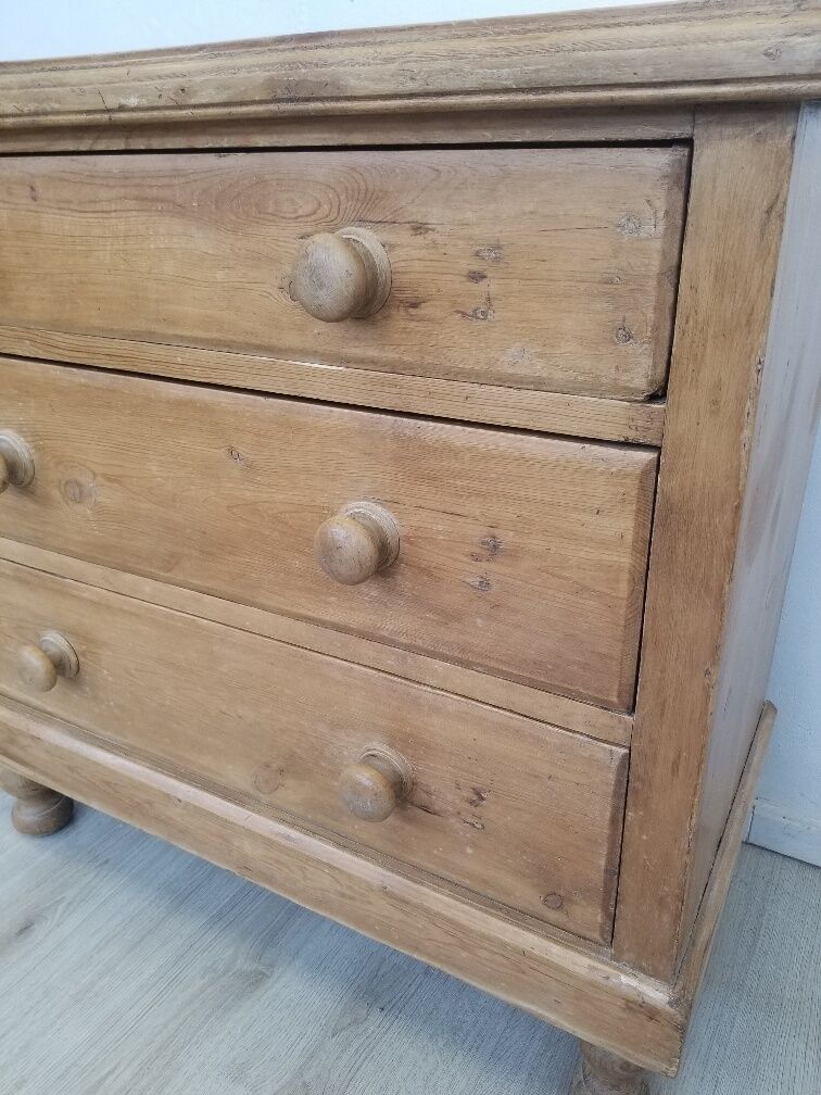 English pine dresser