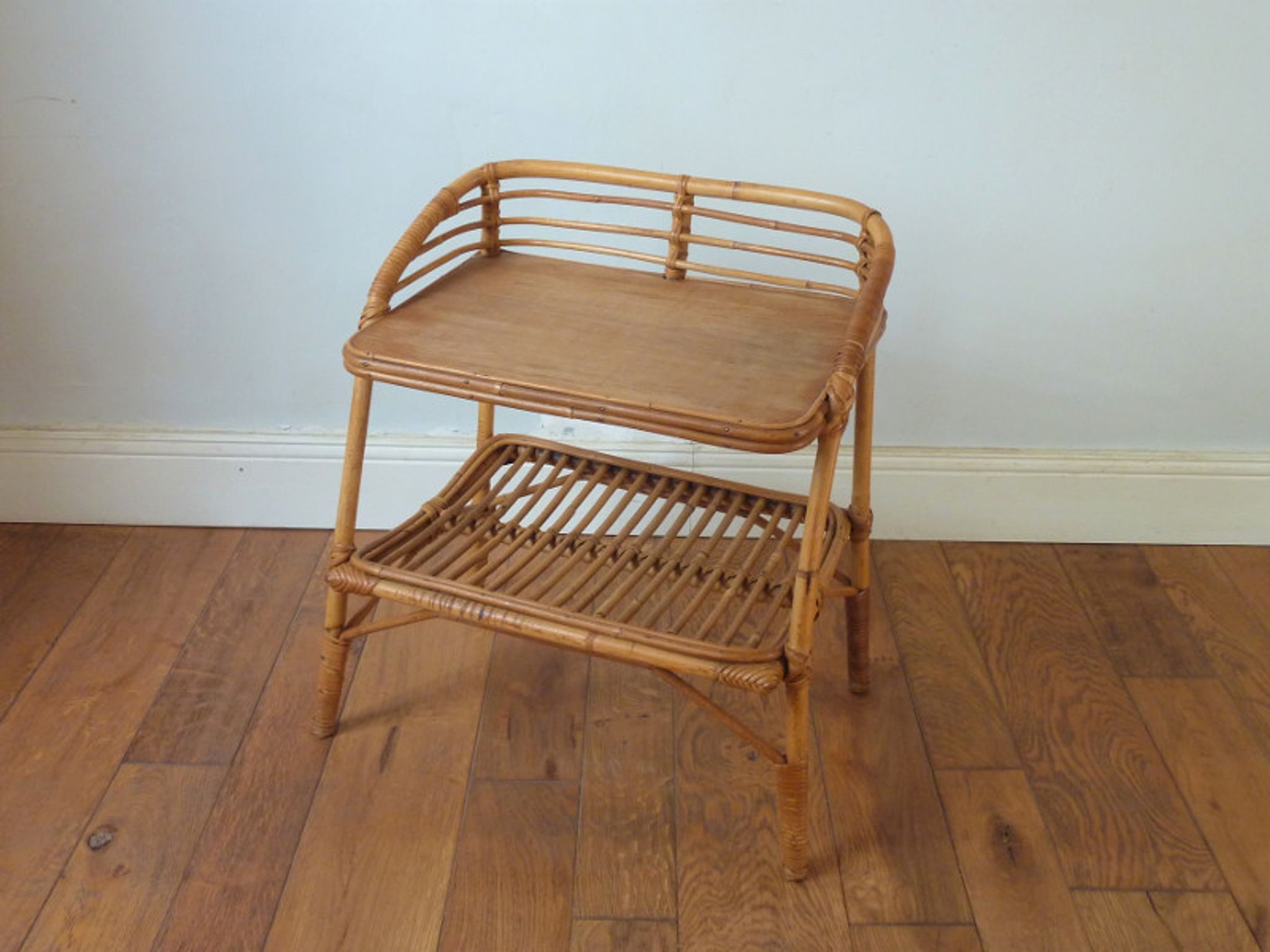 Table de chevet rotin