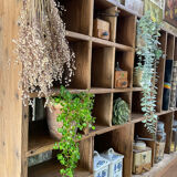 Shelf workshop or vinyl lockers
