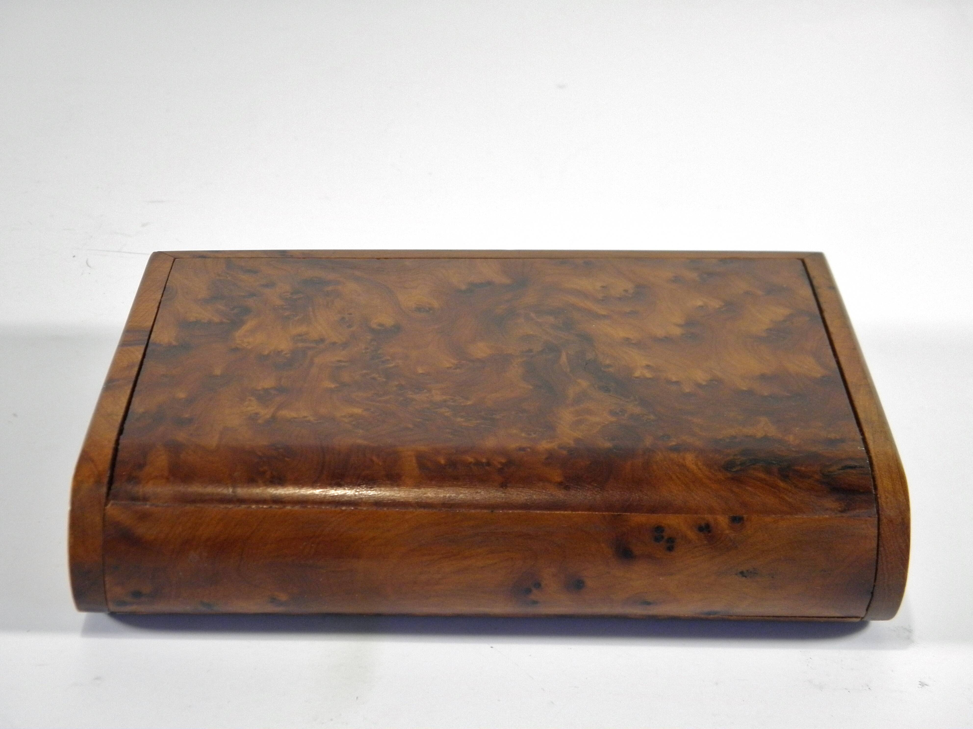 Cigarette box in thuya burl