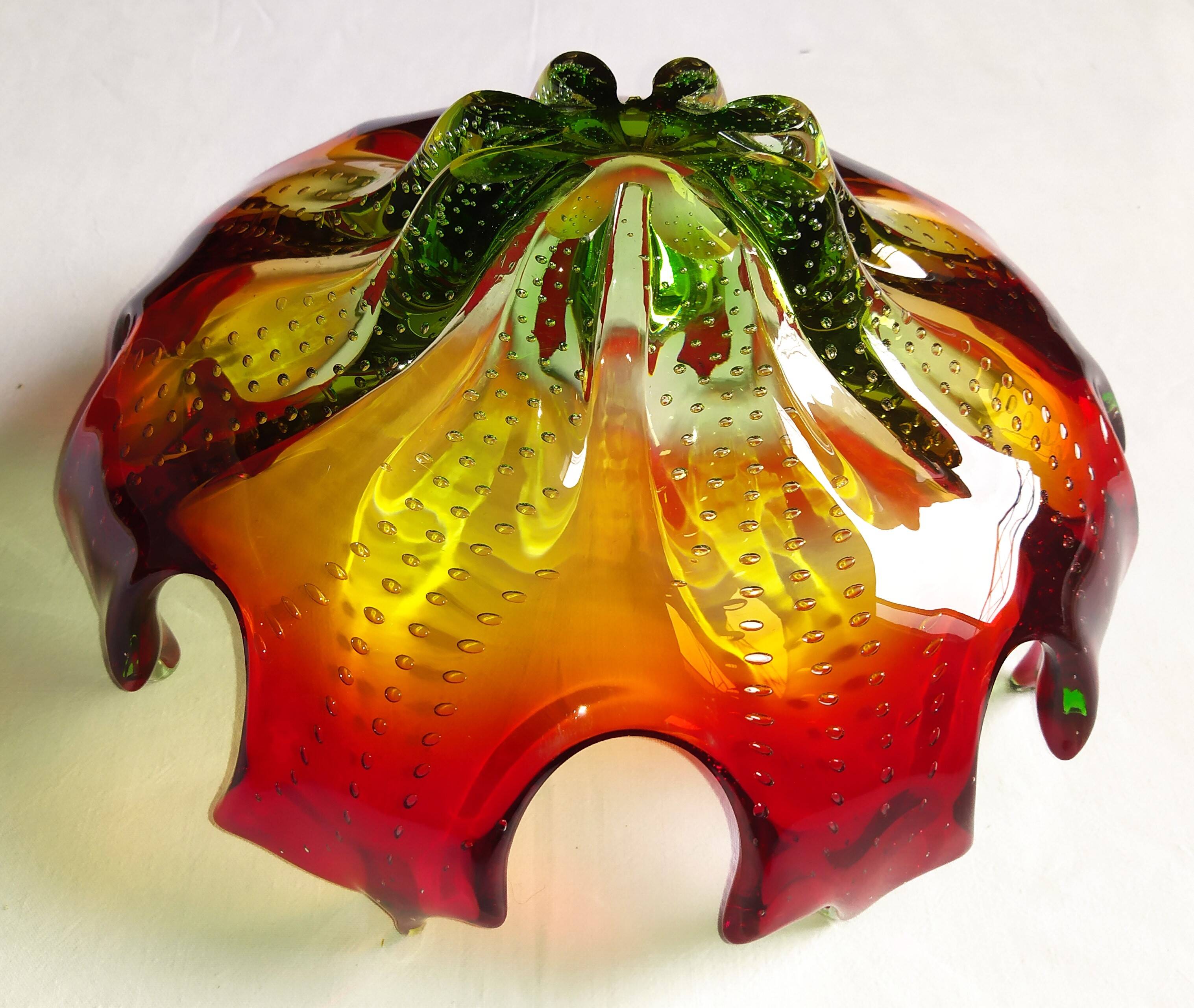 Centerpiece in bullicante glass from "biot"