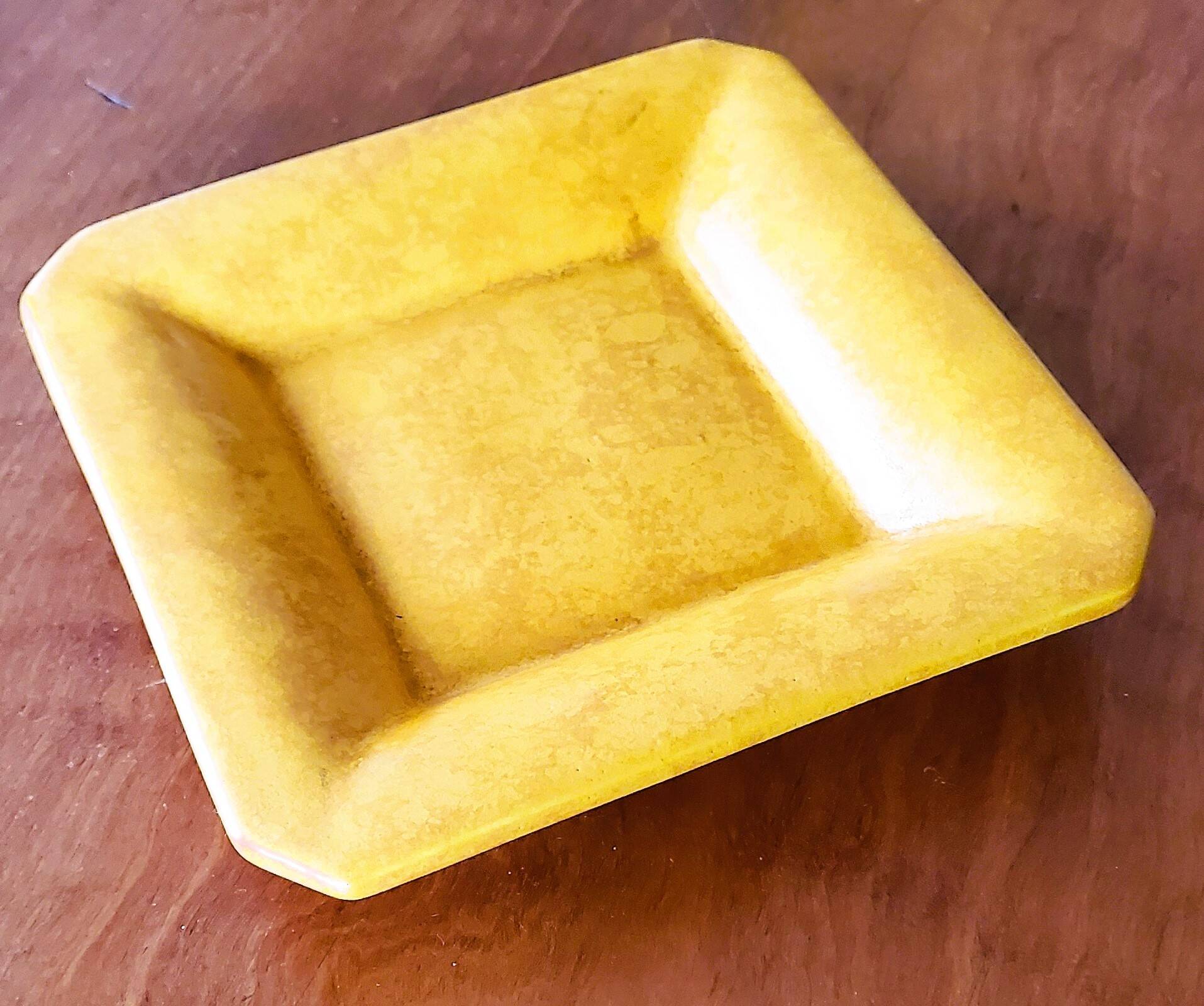 Yellow ceramic ashtray/trinket dish