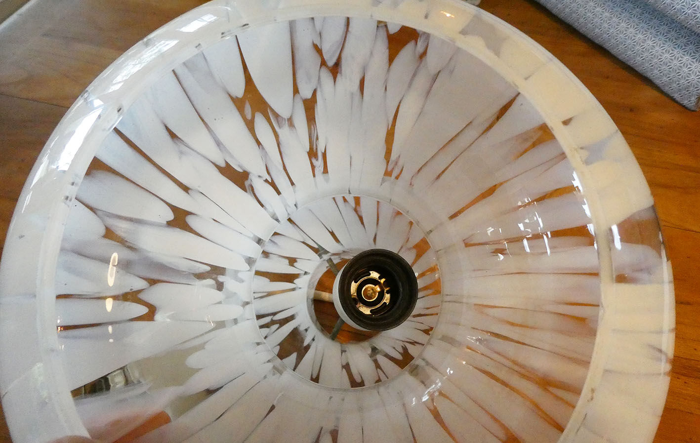 Bell shaped vintage suspension speckled glass